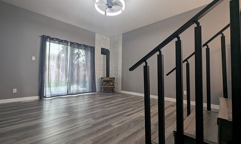 Fully Renovated. Mai...
