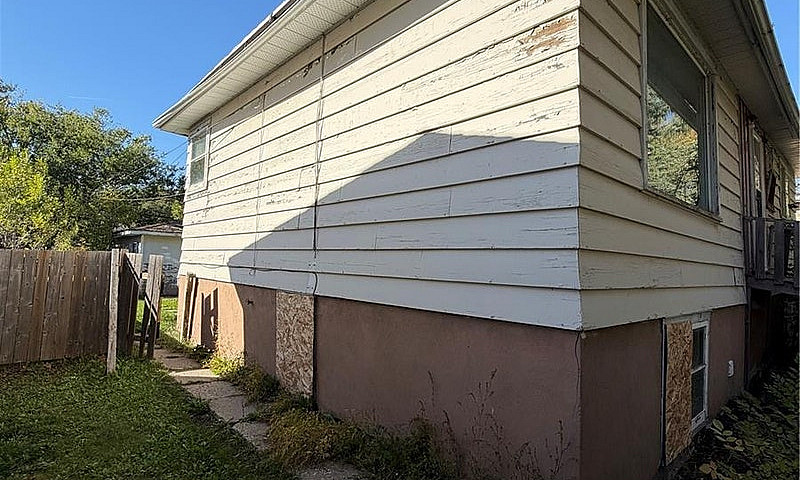 916 Royal Street Reg...