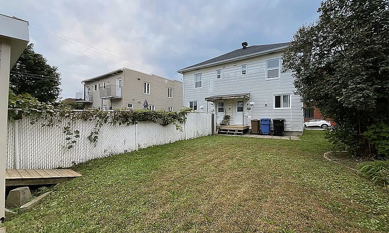 $422,000 - Duplex Fo...