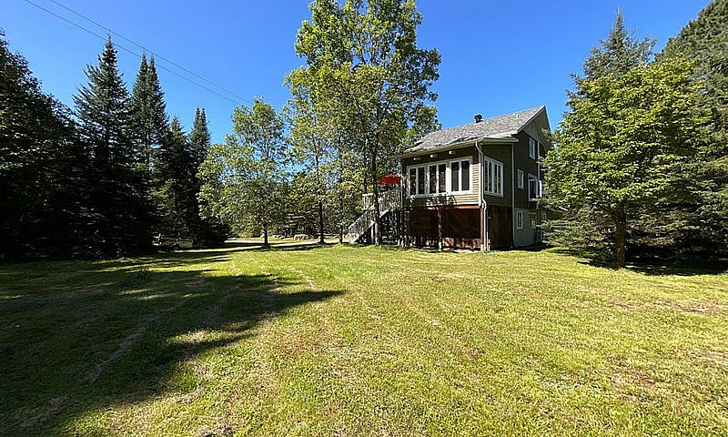 $670,000 - 3 Storey ...