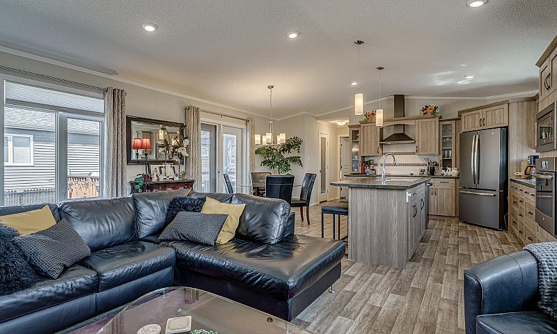 Former Show Home. Pr...