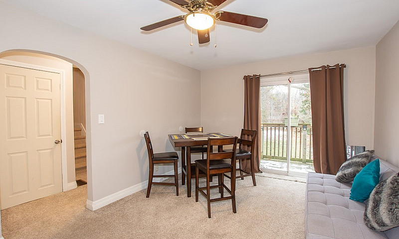 5721 Strathmore Cres...