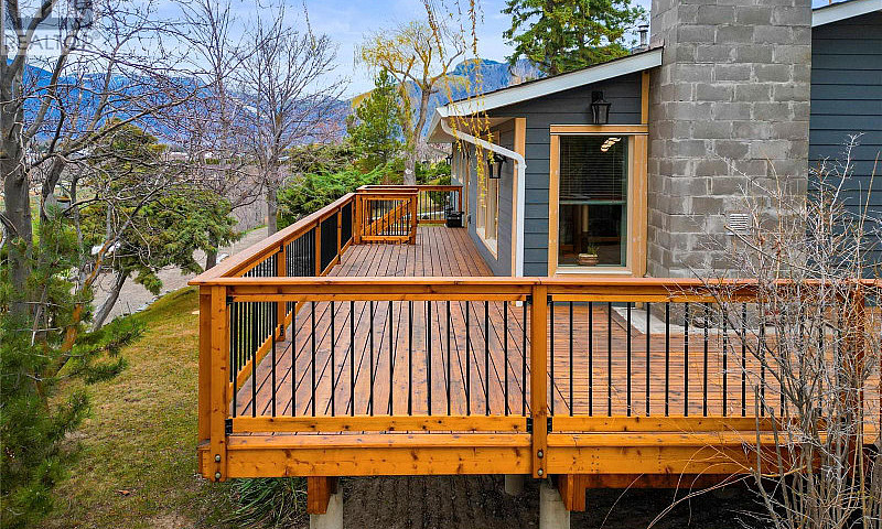 715 Lowe Drive Cawst...