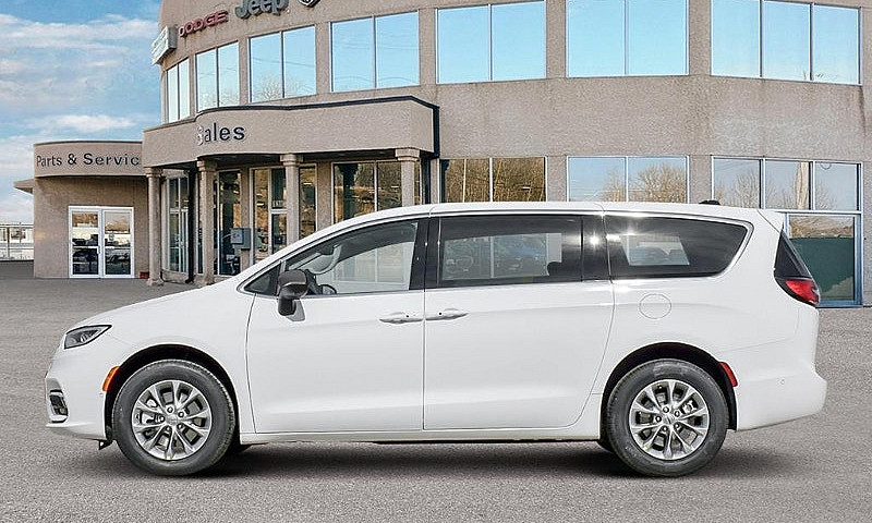 2026 Chrysler Pacifi...