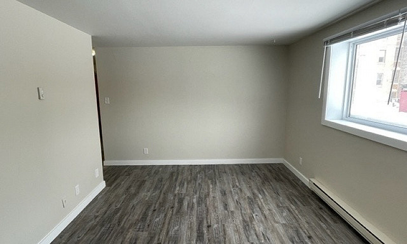 701 Wellington Ave -...