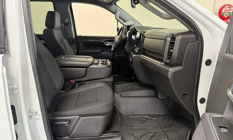 2025 Chevrolet Silve...