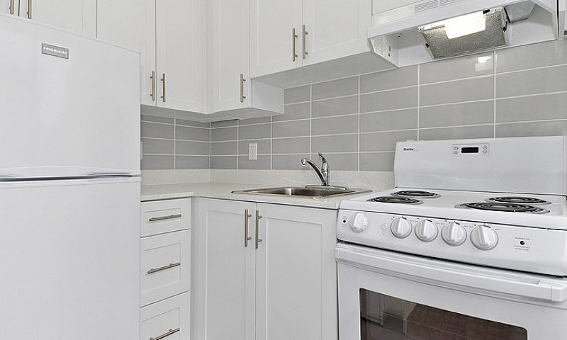 Pacific Beach Apartm...
