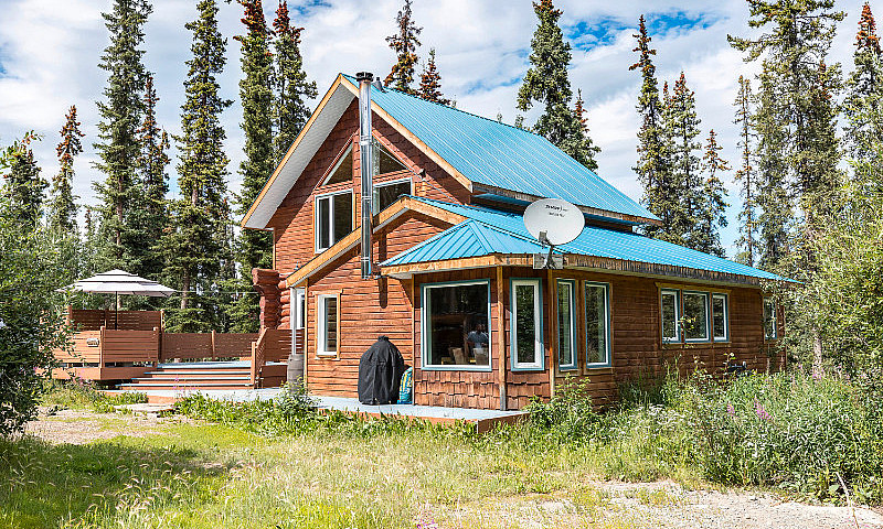 $689K ~ 1.5 Acres W ...