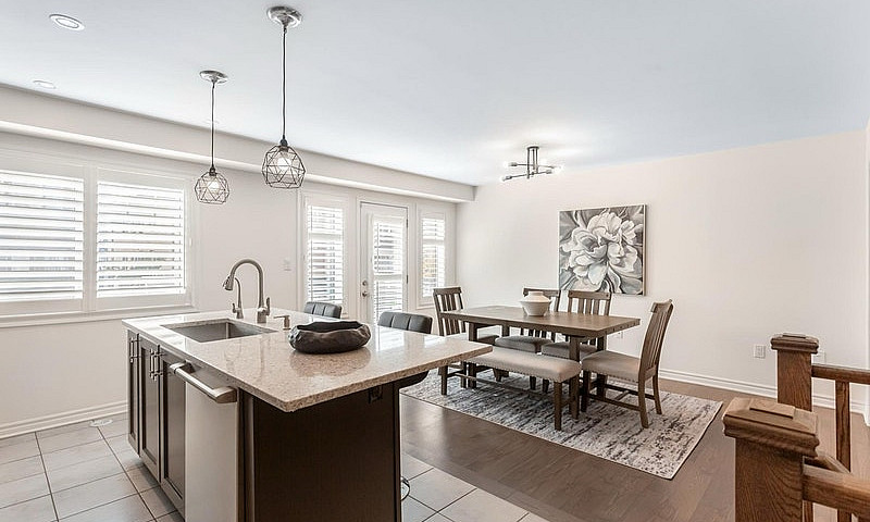 Luxury 3 Bed / 3 Bat...