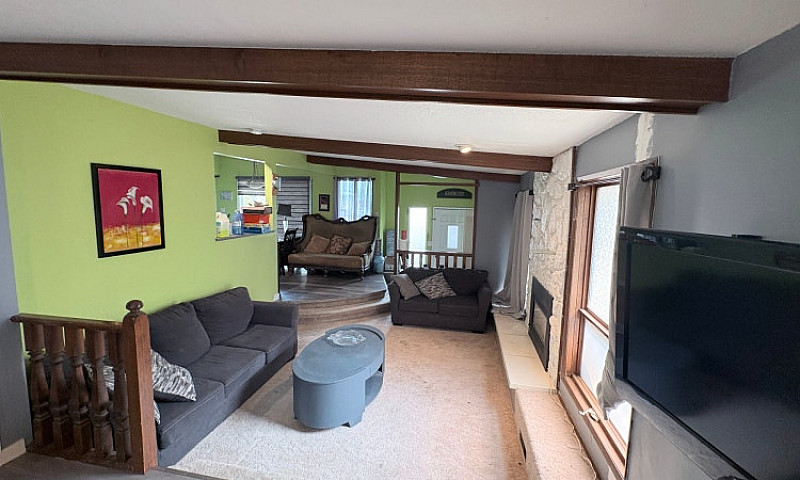 4 Bedroom, 2 Bathroo...