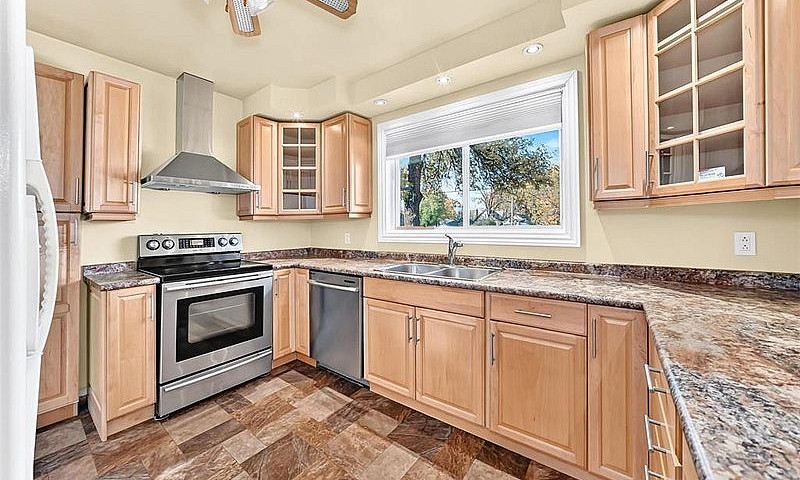 786 Clifton Street W...