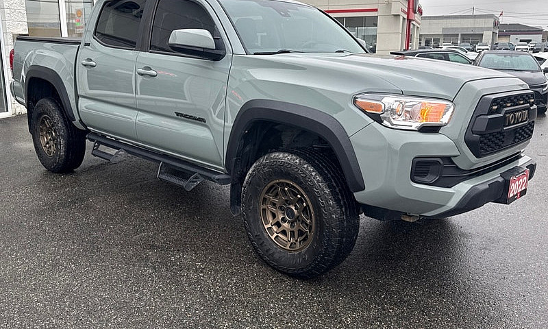 2022 Toyota Tacoma O...