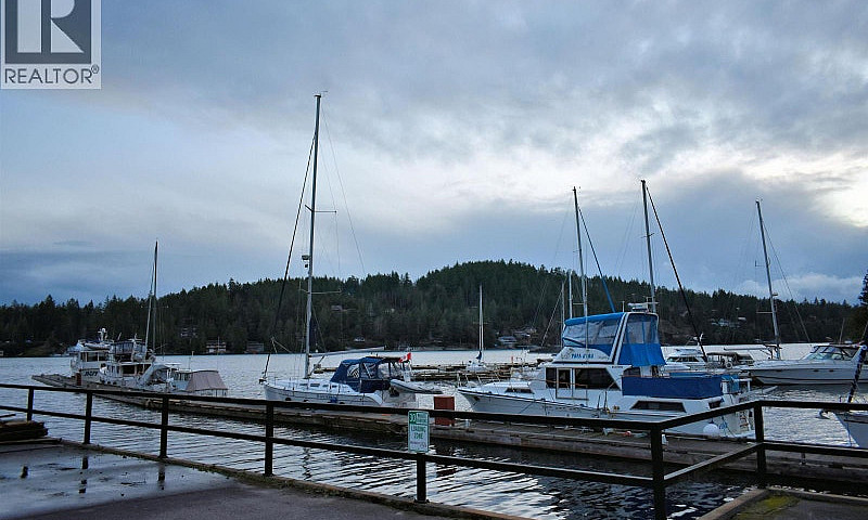 6 4622 Sinclair Bay ...