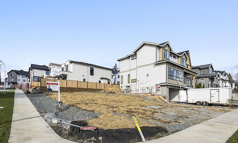 6907 205 Street Lang...