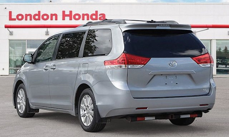 2012 Toyota Sienna L...