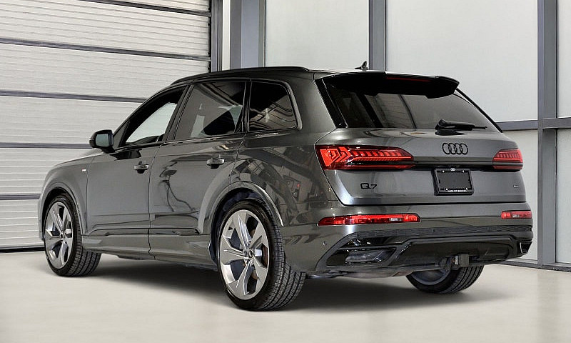 2023 Audi Q7 Technik...