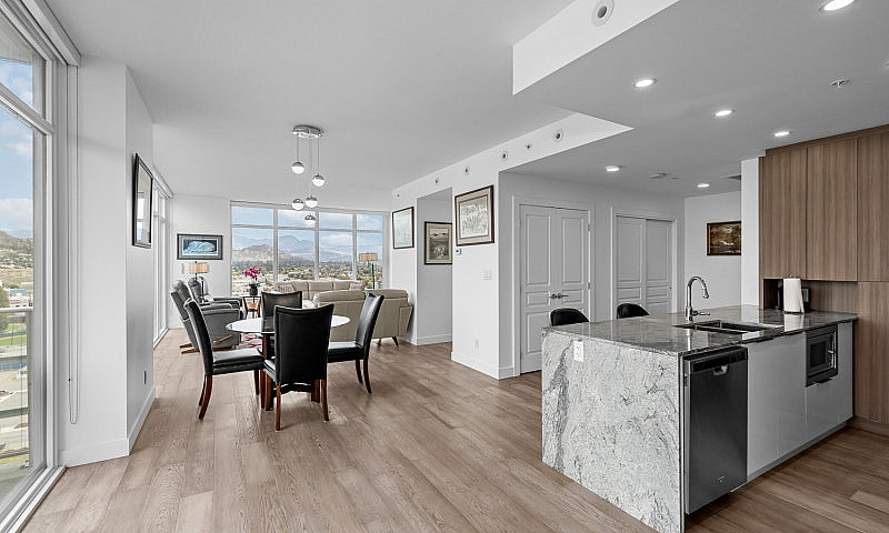 Downtown Condo - Vie...