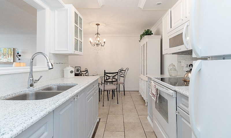 Beautiful 1 Bed 1 Ba...