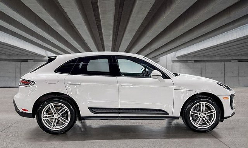 2023 Porsche Macan B...