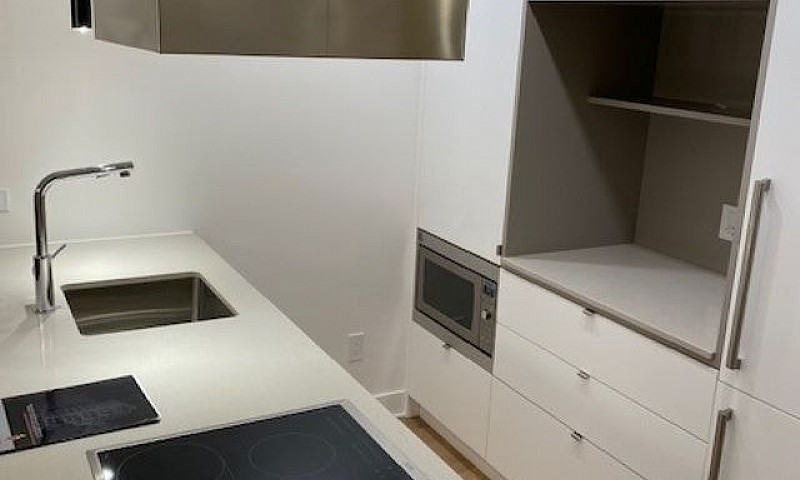 Condo De Luxe: 4 ½ A...