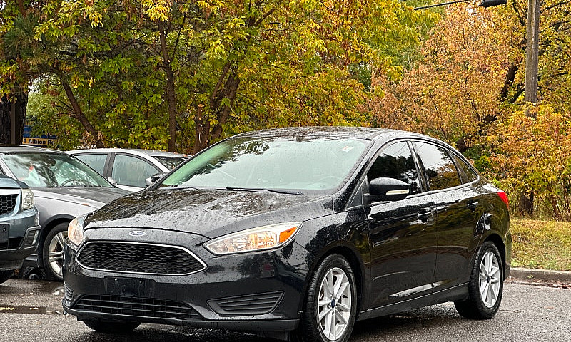 2018 Ford Focus Se *...