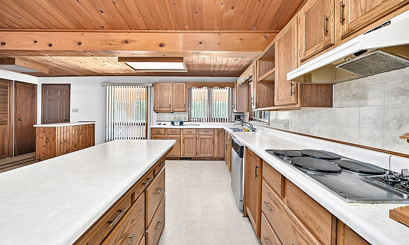 Sprawling Bungalow O...