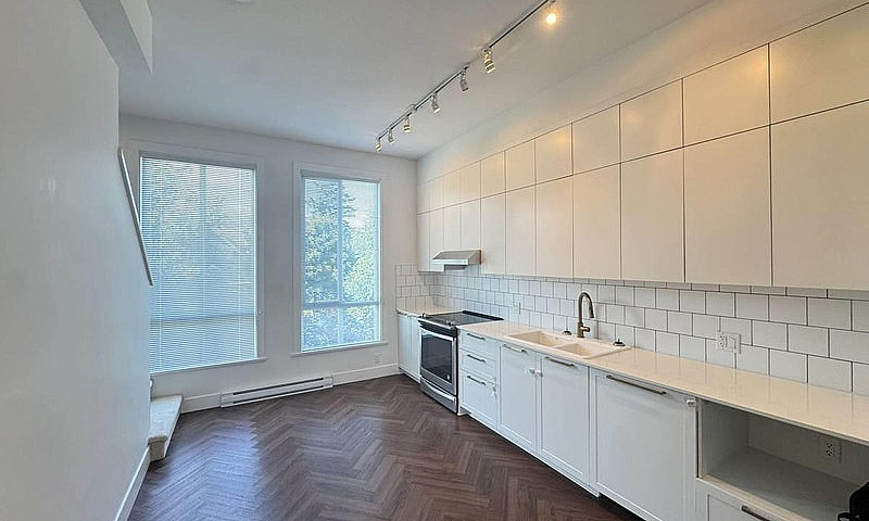 15828 27 Ave Surrey,...