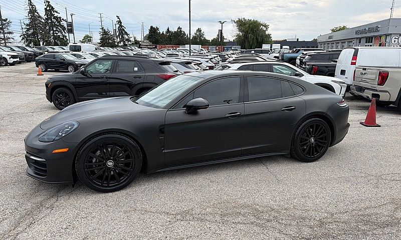 2021 Porsche Panamer...
