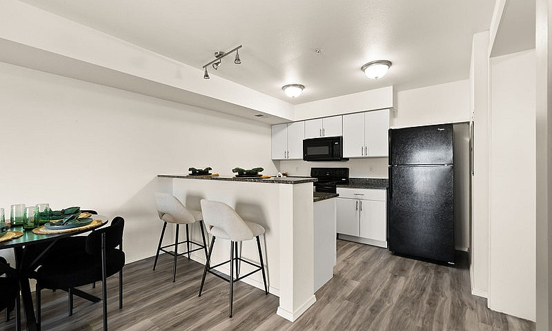 1 Bedroom, 1 Bathroo...
