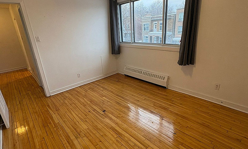 3 1/2 Apartment - Qu...