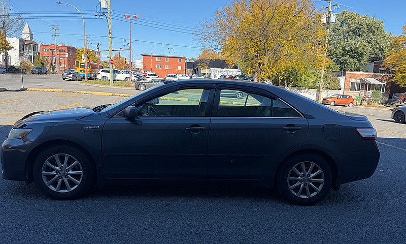 2010 Toyota Camry Hy...