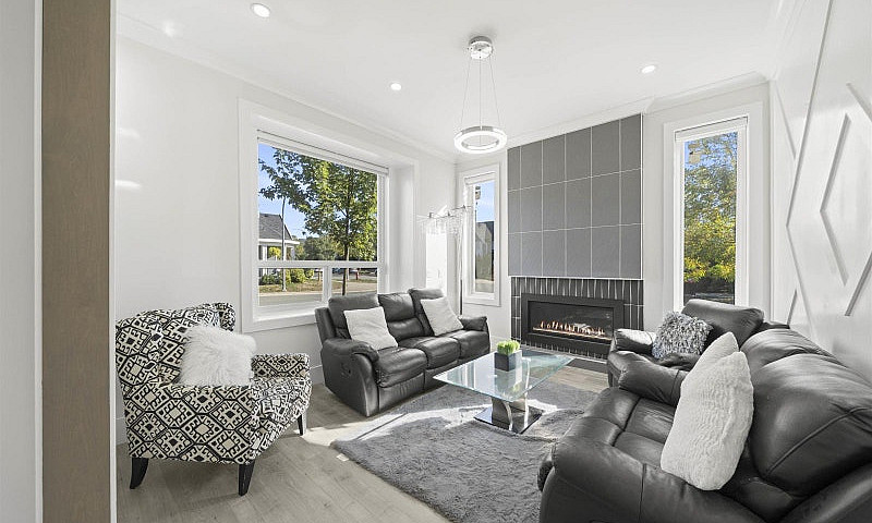 21070 76A Avenue Lan...