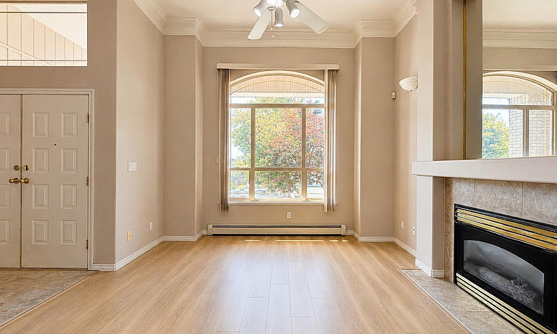 15773 82A Avenue Sur...