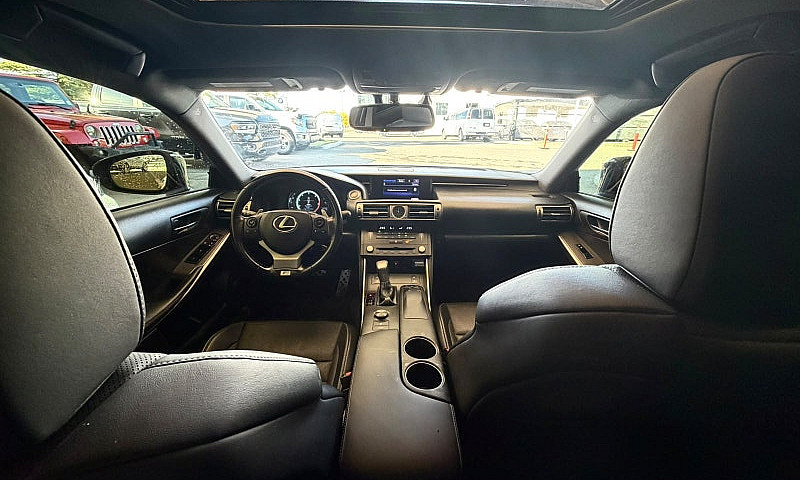 2016 Lexus Is 300...