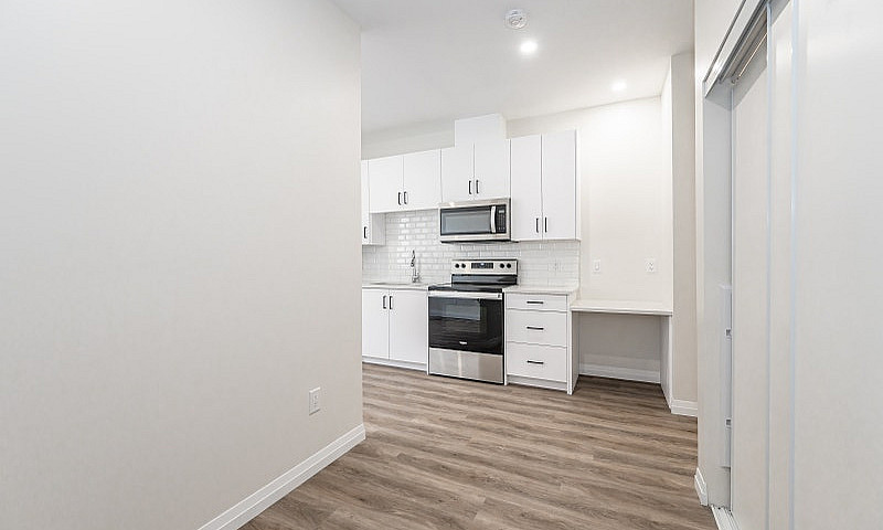 Studio Suite Availab...
