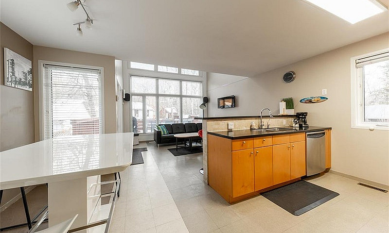 30 Grand Beach Road ...
