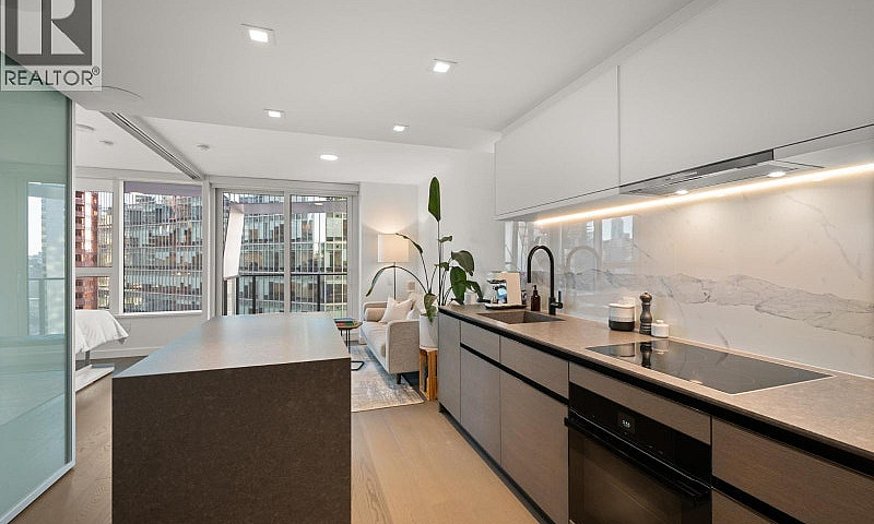 1404 620 Cardero Str...