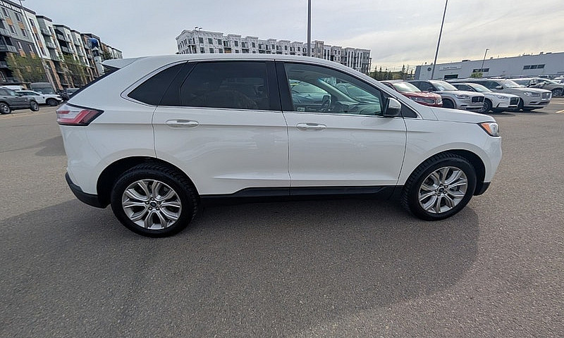 2022 Ford Edge...