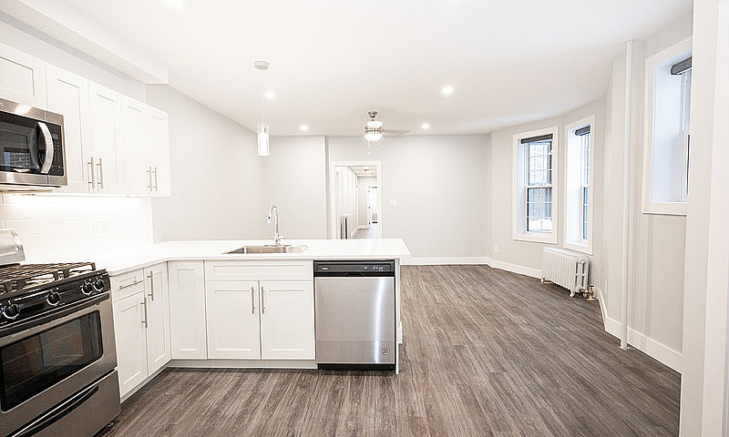 883 Grosvenor Avenue...
