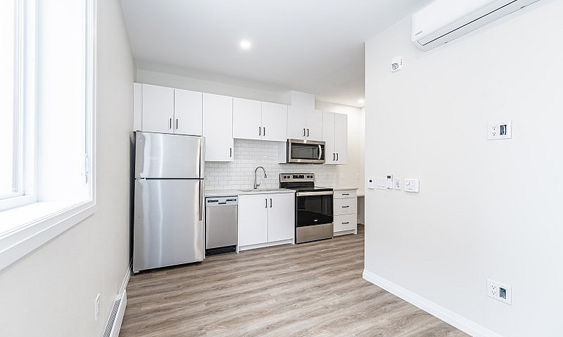 Studio Suite Availab...