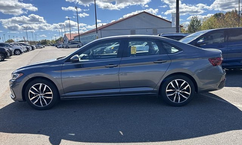 2025 Volkswagen Jett...