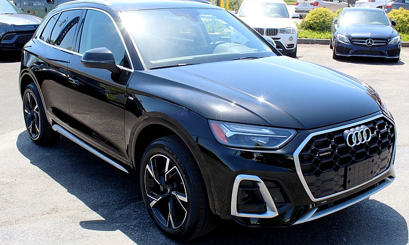2022 Audi Q5 S-Line ...