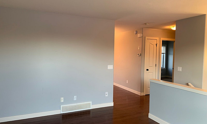 Pet Friendly 2 Bedro...