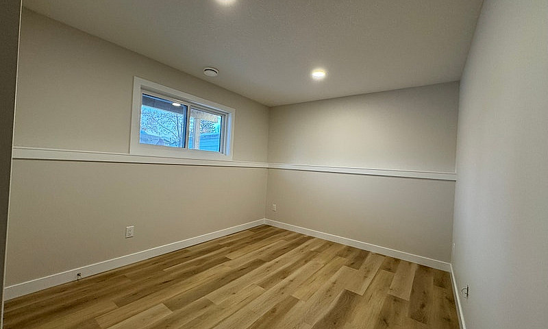3 Bed In Lacombe - R...