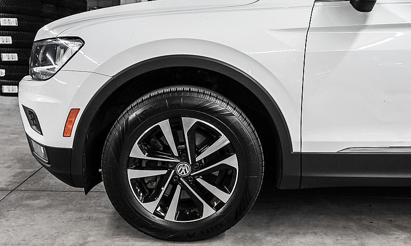 2021 Volkswagen Tigu...