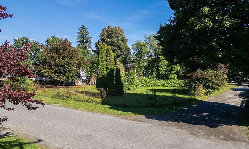 46142 Cleveland Aven...