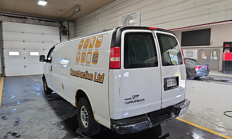 2011 Gmc Savana...