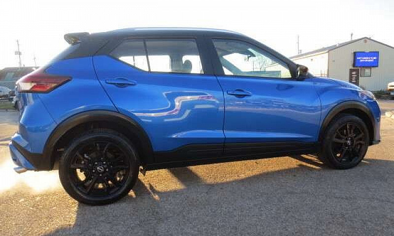 2022 Nissan Kicks Sv...