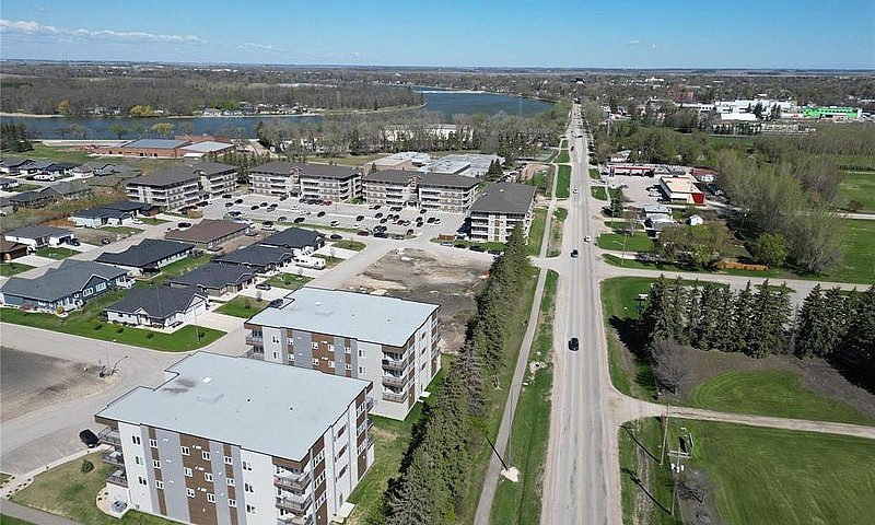 315 Oxford Common Co...