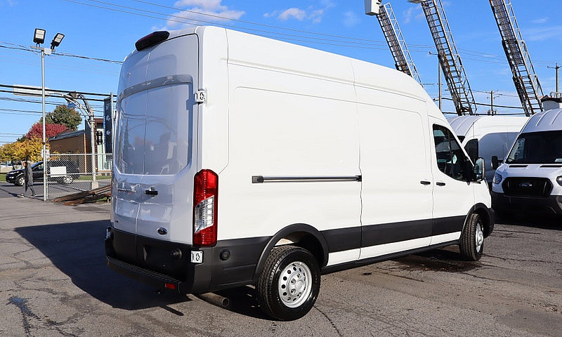 2025 Ford Transit T-...